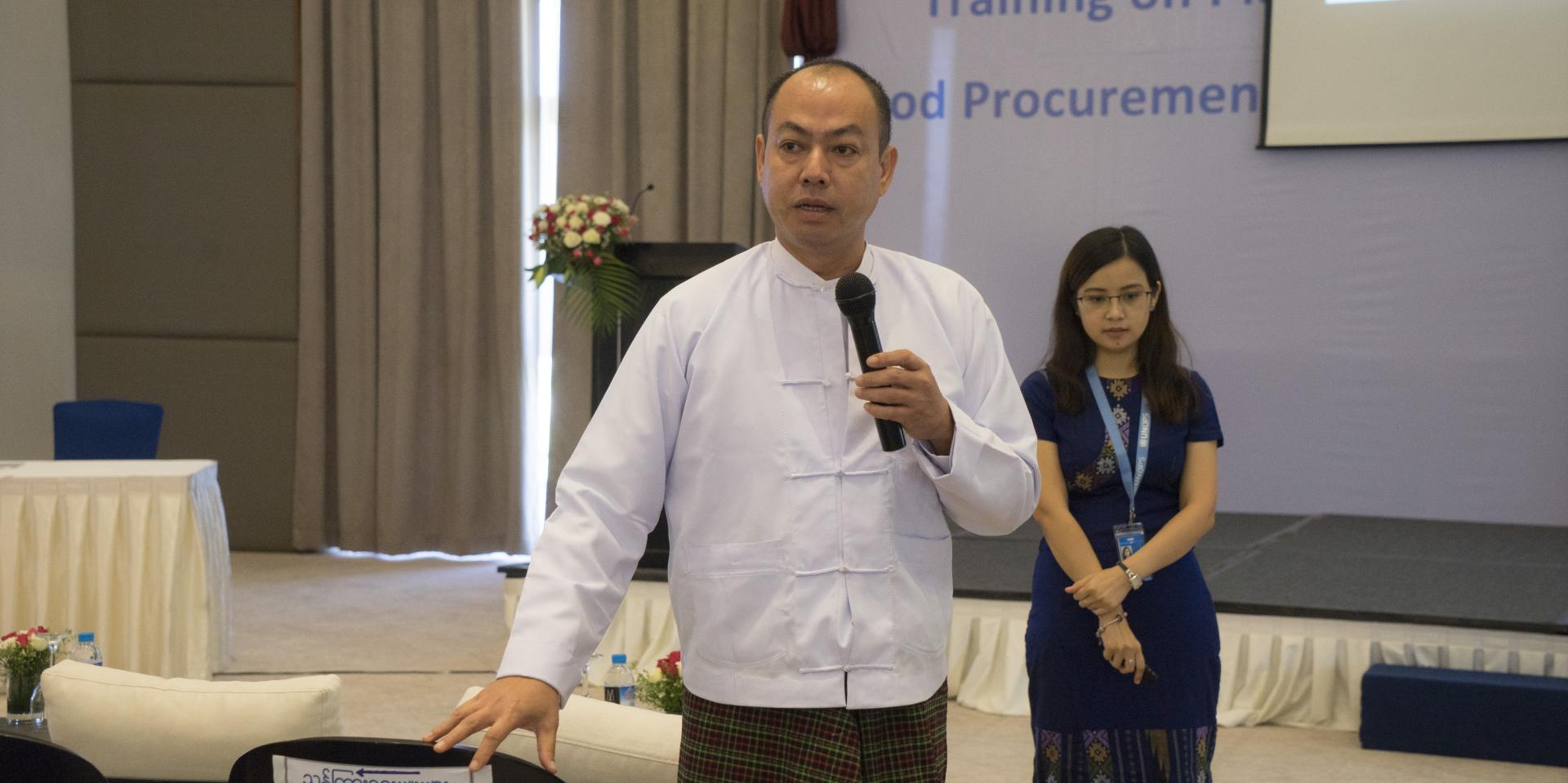 Dr Aung Thi, Programme Manager, NMCP, briefs participants