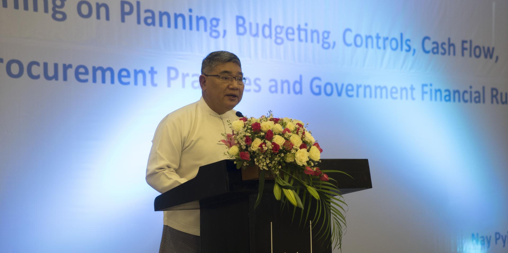 Dr Thar Tun Kyaw, Director General, DOPH, MOHS, delivers the opening speech for the third batch of training on ‘Planning, Budgeting, Controls, Cash Flow, Good Procurement Practices and Government Financial Rules’, Nay Pyi Taw, 6 November 2017.