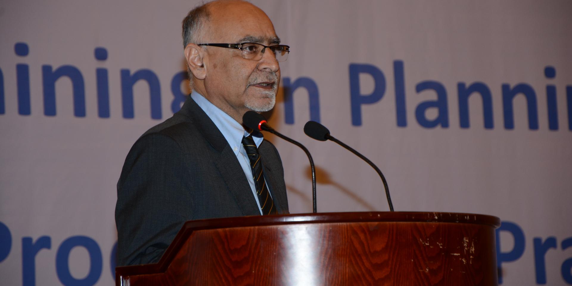 Dr Faisal Mansoor, Head of Programme, PR-UNOPS, delivers the opening speech for the first batch of training on ‘Planning, Budgeting, Controls, Cash Flow, Good Procurement Practices and Government Financial Rules’, Nay Pyi Taw, 23 October 2017. Dr Faisal Mansoor, Head of Programme, PR-UNOPS, delivers the opening speech for the first batch of training on ‘Planning, Budgeting, Controls, Cash Flow, Good Procurement Practices and Government Financial Rules’, Nay Pyi Taw, 23 October 2017.