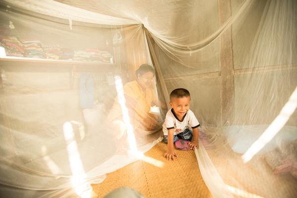 The Myanmar Red Cross Society's “Community-Based Programme for Malaria Prevention” is being implemented in areas where malaria is prevalent. The programme includes the distribution of long-lasting insecticidal bed nets, along with raising awareness of malaria and promoting preventive behaviour.  Ywa Ngan Township, Southern Shan State. Photo: John Rae/The Global Fund
