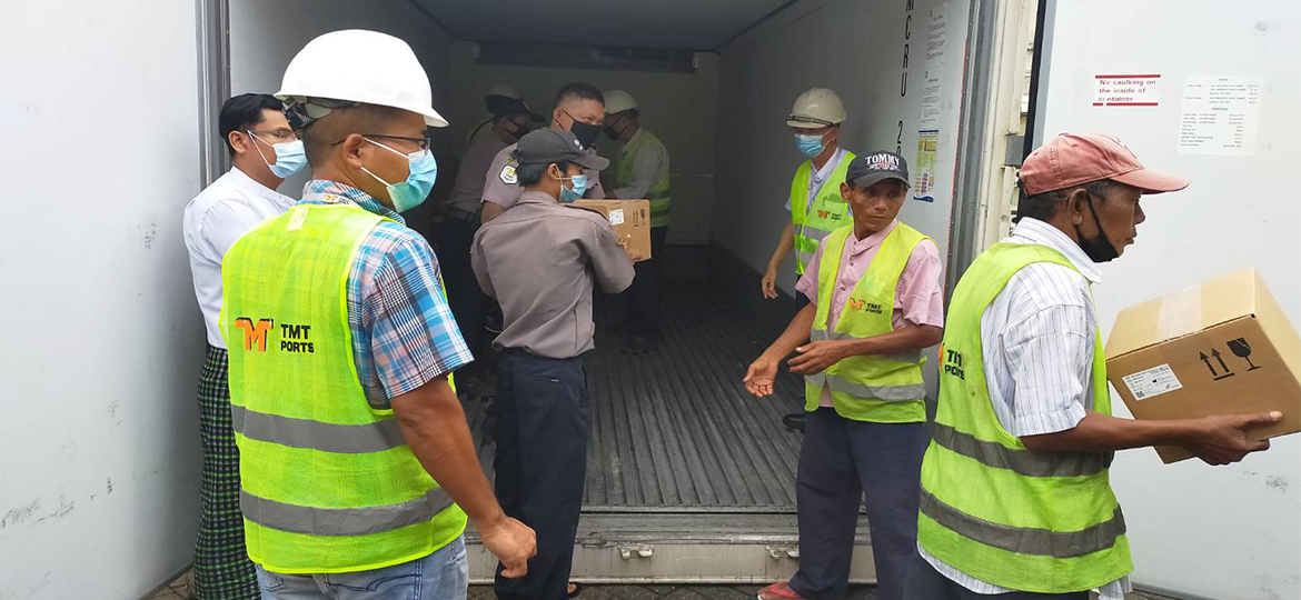 The deliver of test kits to the National Health Laboratory on 17th June 2020. Photo: UNOPS